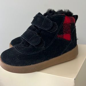 Baby ugg boots size 4/5